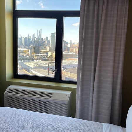 Holiday Inn Express Long Island City E - New York By Ihg Exterior photo