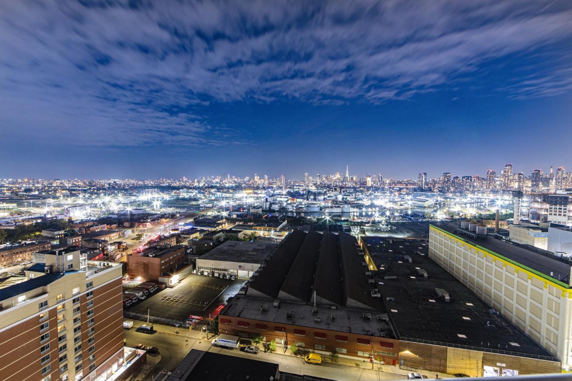 Holiday Inn Express Long Island City E - New York By Ihg Exterior photo