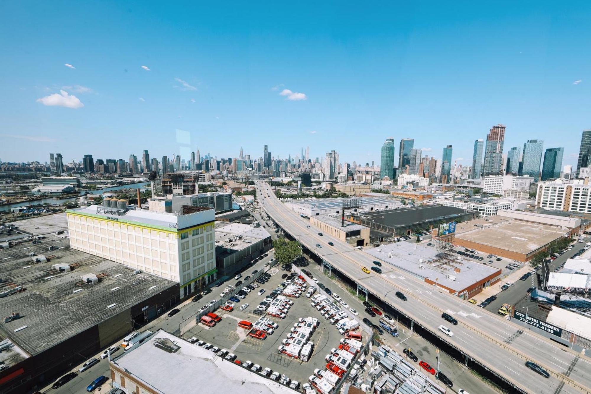 Holiday Inn Express Long Island City E - New York By Ihg Exterior photo