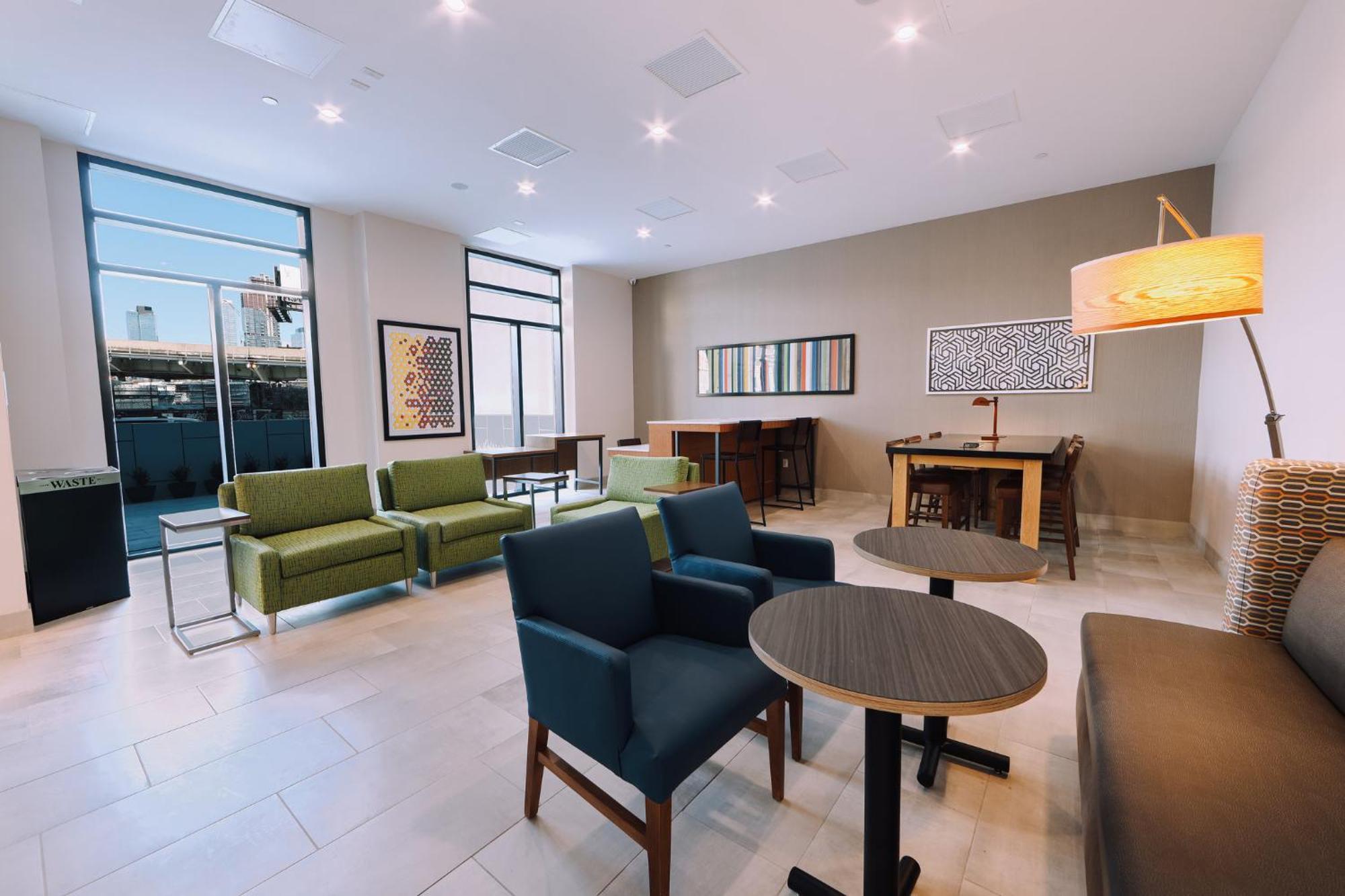 Holiday Inn Express Long Island City E - New York By Ihg Exterior photo