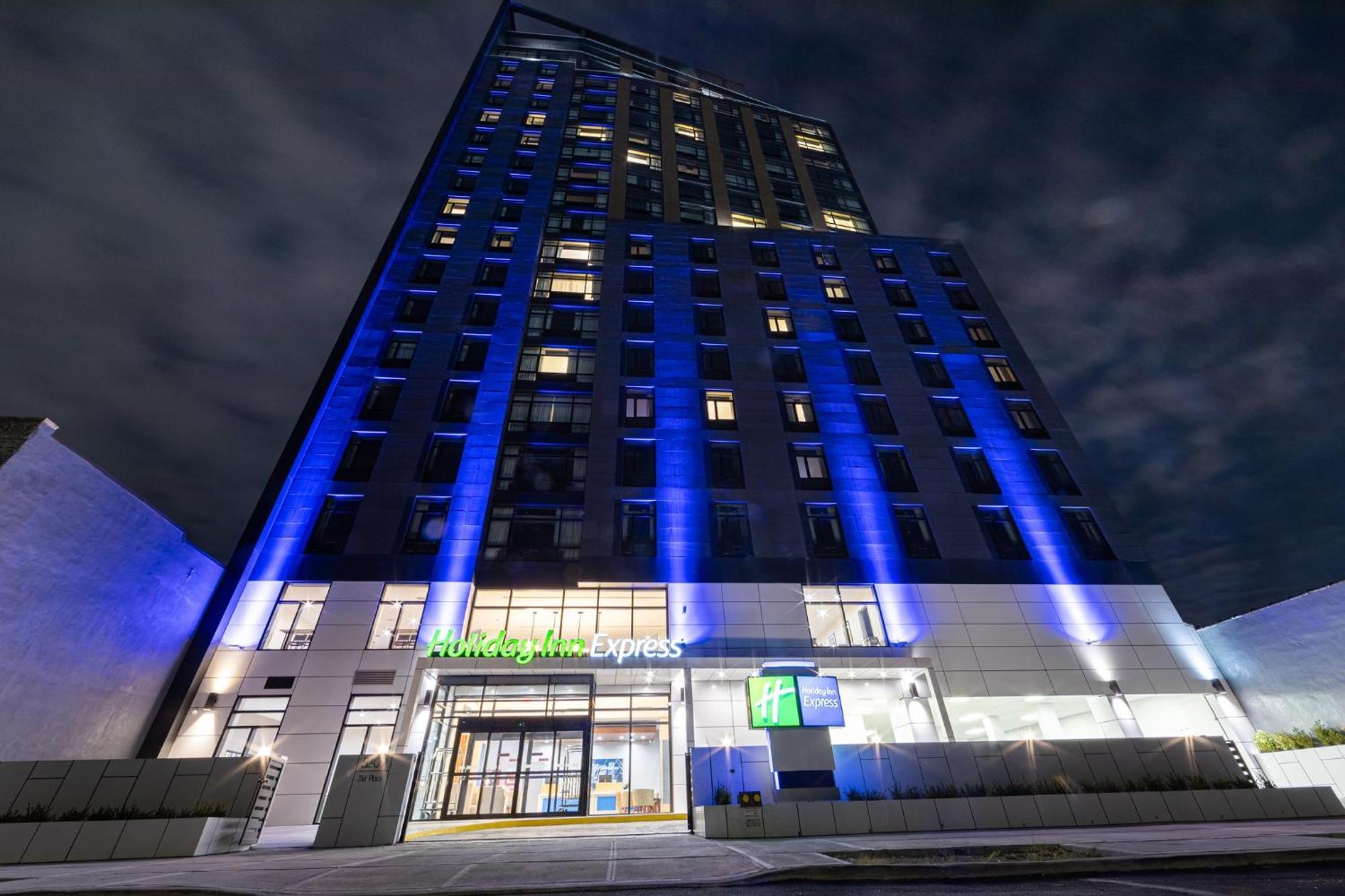 Holiday Inn Express Long Island City E - New York By Ihg Exterior photo