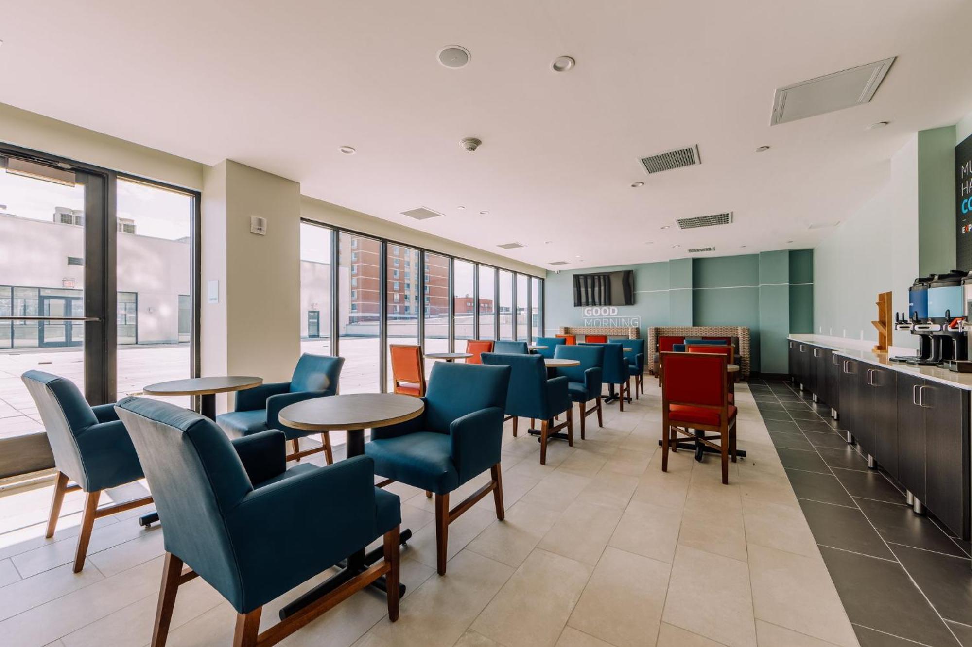 Holiday Inn Express Long Island City E - New York By Ihg Exterior photo