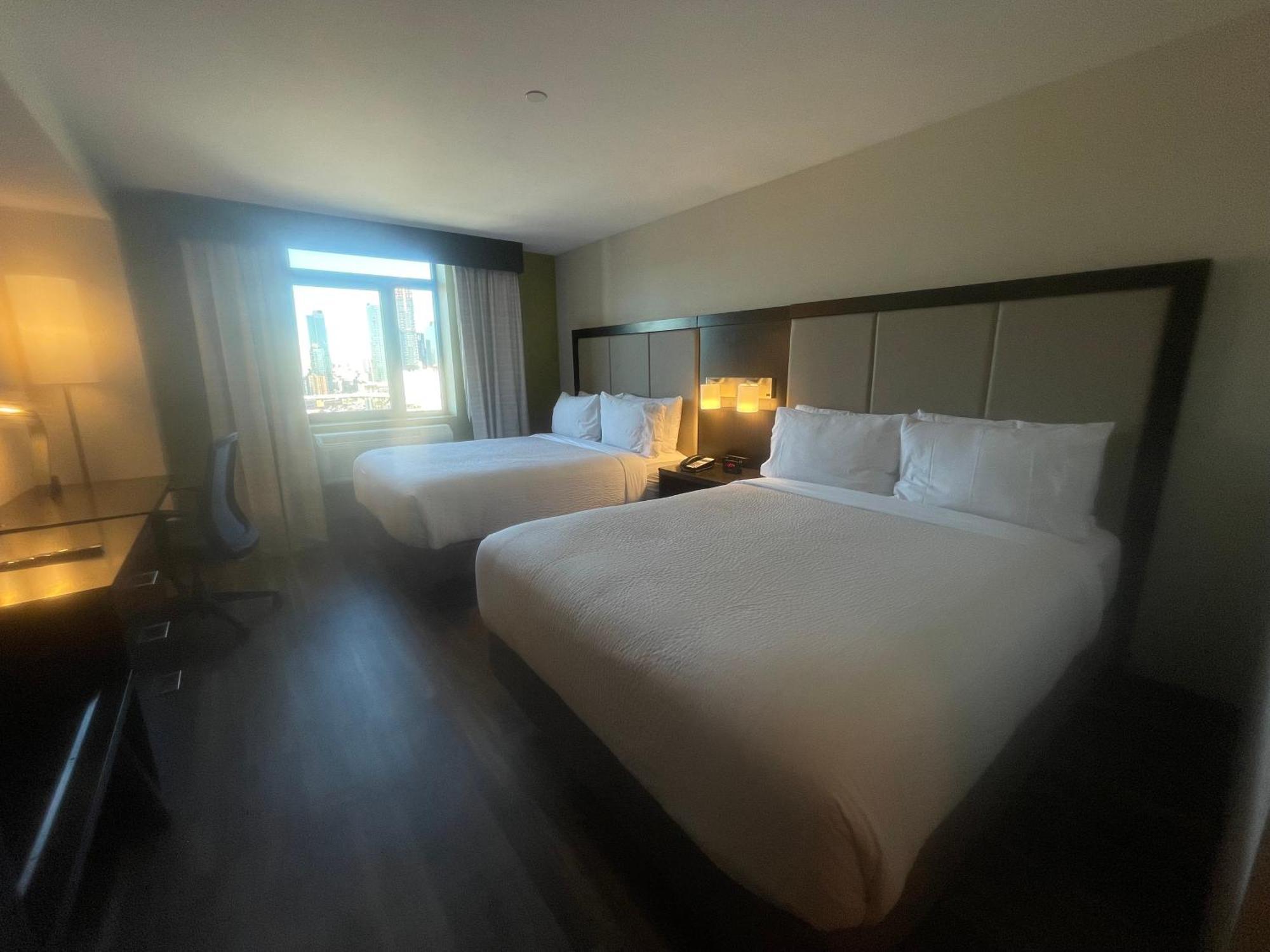 Holiday Inn Express Long Island City E - New York By Ihg Exterior photo